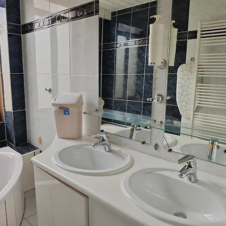 Confortable Pour 4p 150m De La 民宿 *