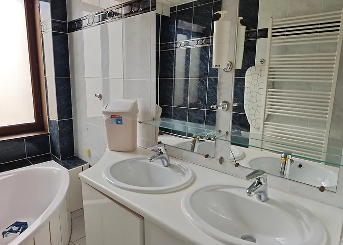 Confortable Pour 4p 150m De La Quarto em Acomodações Particulares *