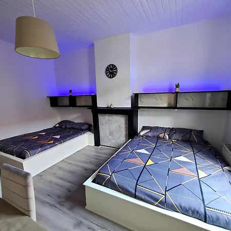 Confortable Pour 4p 150m De La Habitación en casa particular *