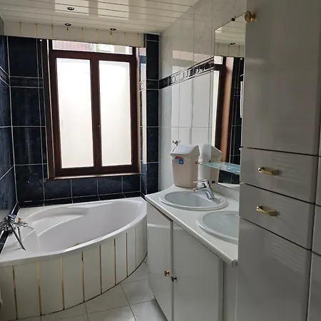 Confortable Pour 4p 150m De La Habitación en casa particular *